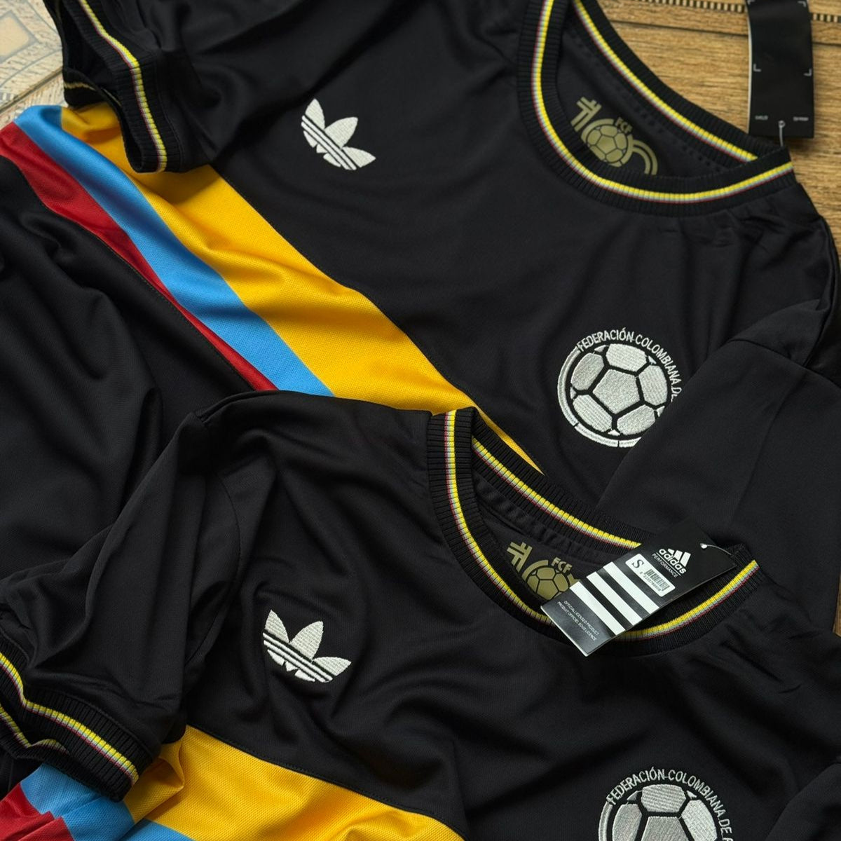 COLOMBIA 100 AÑOS NEGRA 2024