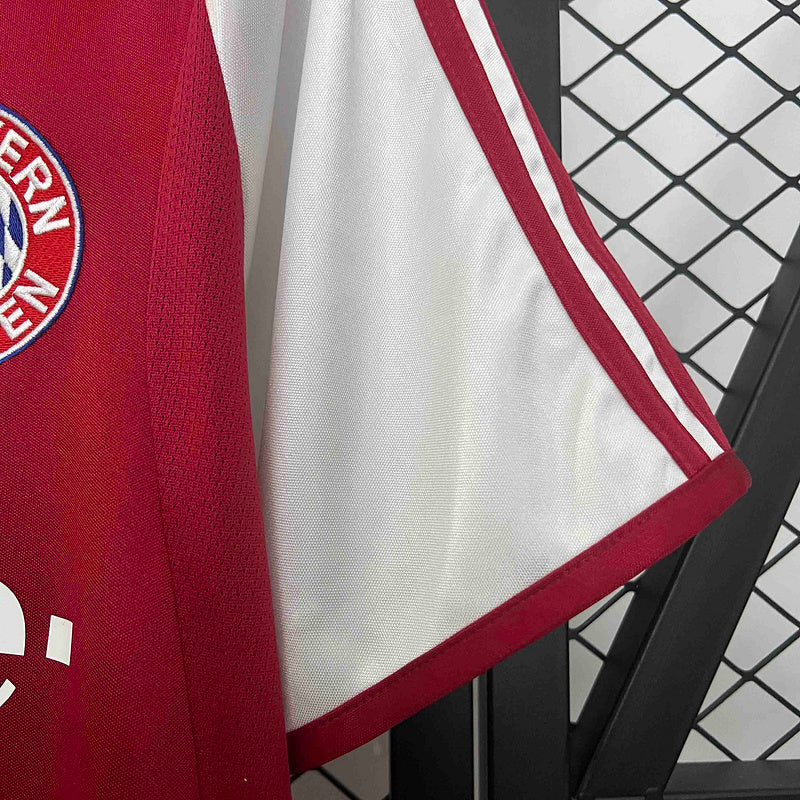 BAYERN MUNICH RETRO LOCAL 03/04
