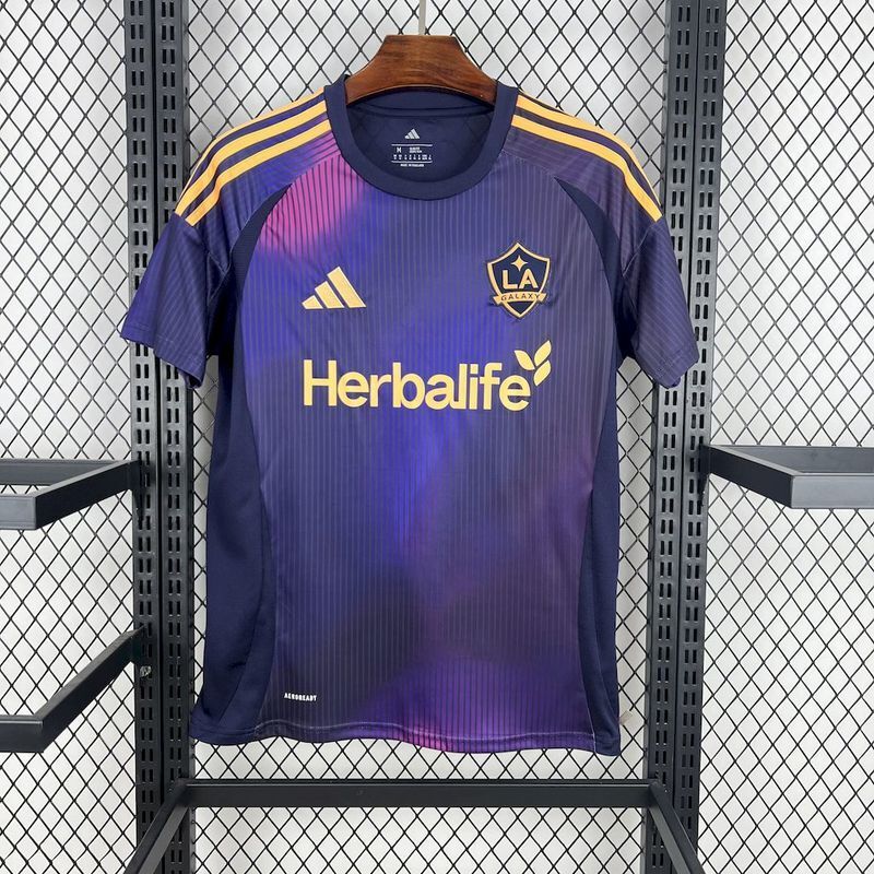 LA GALAXY VISITANTE 25/26
